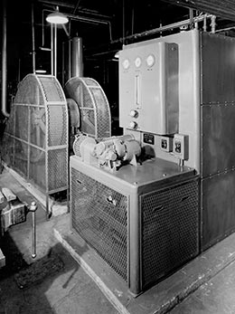 Grede foundries, Milwaukee, WI plant, 1947. An R-750 generator